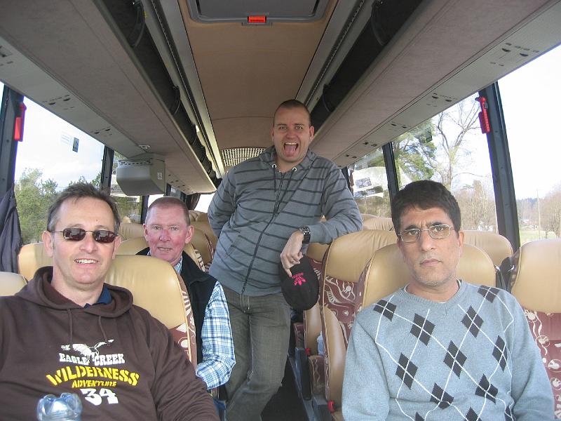 1 april 2008 085.jpg - Ivan, Lennart, Fredrik och Shapoor i bussen.